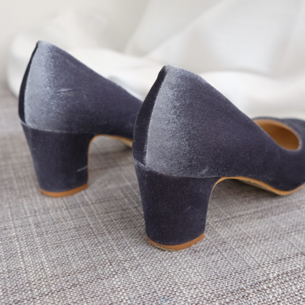 Velvet Heels - Picture 5 of 5